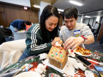 2025-12-05 Gingerbread Decorating 